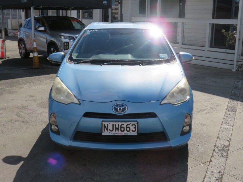 2013 Toyota Aqua S Push Button Heated Seat, photo 2