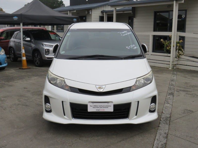 2015 Toyota Estima, photo 2