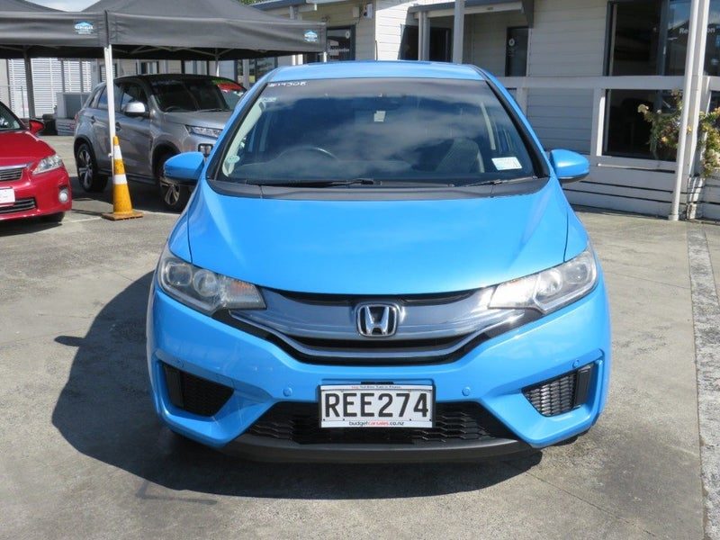 2015 Honda Fit Hybrid Cruise RevCam, photo 2