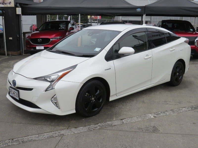 2016 Toyota Prius Leather TSS Safety Radar, photo 3
