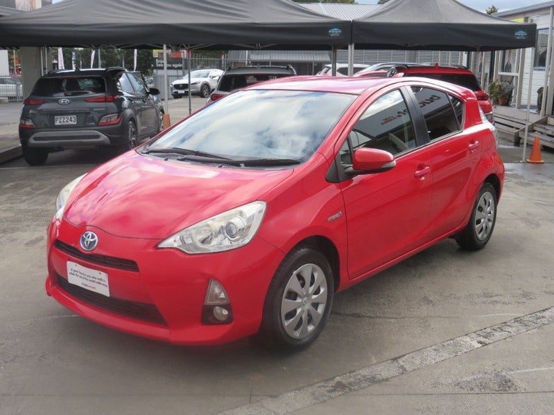 2014 Toyota Aqua S, photo 3