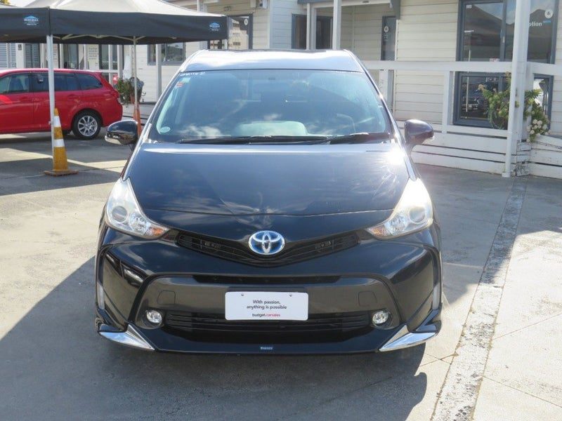 2015 Toyota Prius Alpha S, photo 2