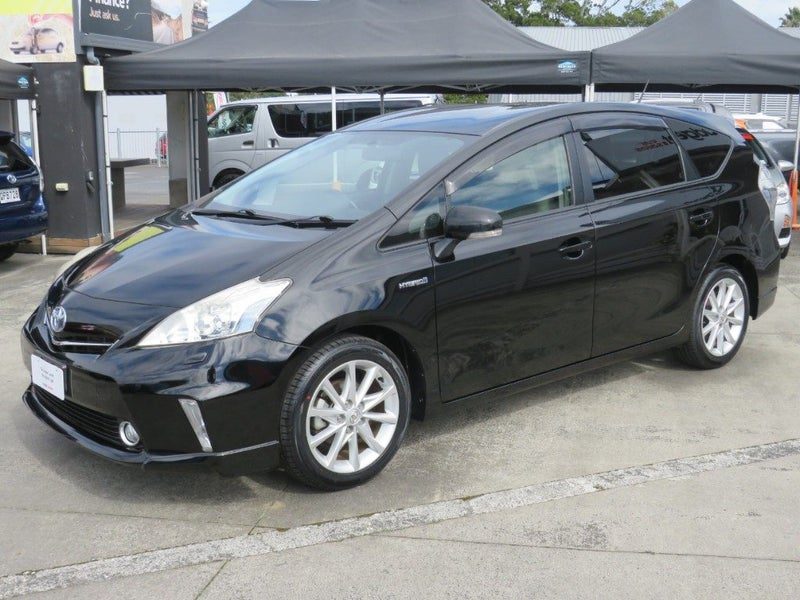 2013 Toyota Prius ALPHA S Hybrid Alloys, photo 3