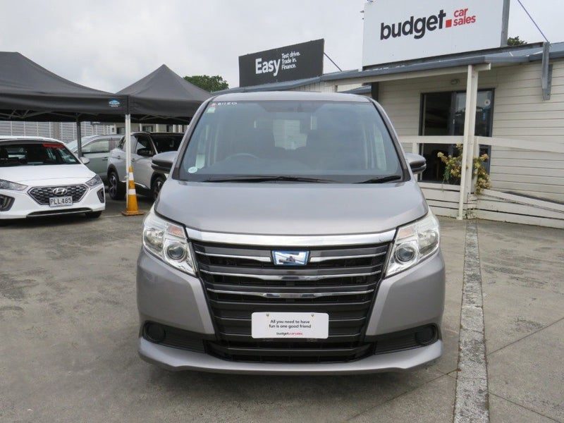 2015 Toyota Noah Hybrid RevCam 7 Seater, photo 2