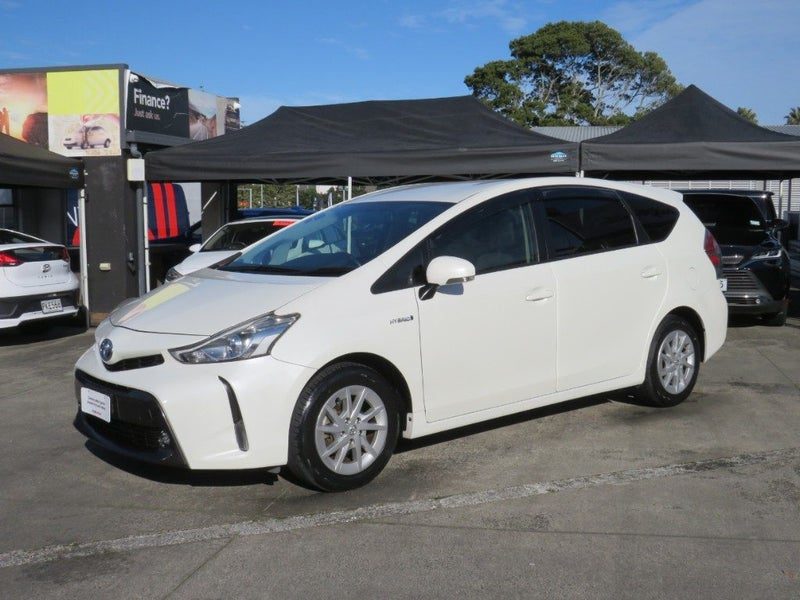 2015 Toyota Prius Alpha Push Button Cruise, photo 3
