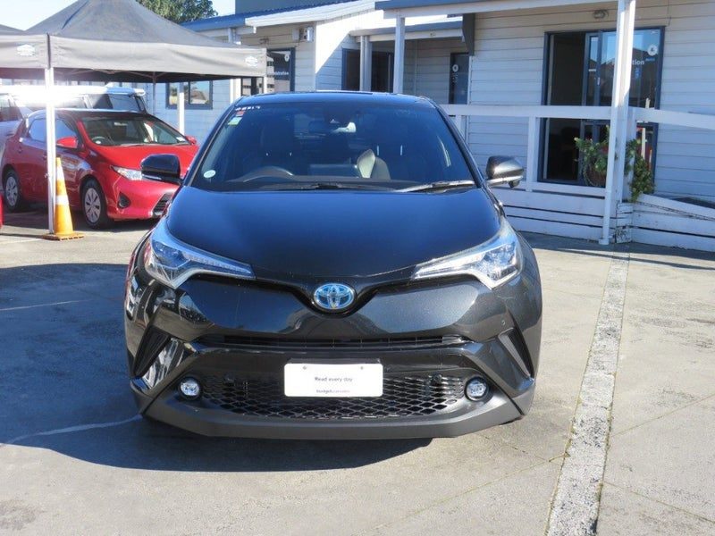 2018 Toyota C-HR G Spec LOW KM's HYBRID, photo 2