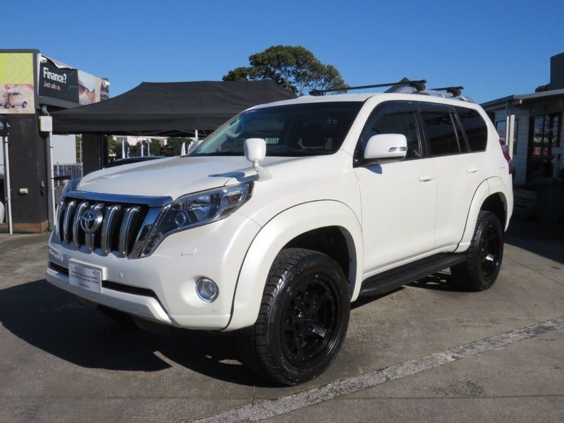 2017 Toyota Land Cruiser Prado TX, photo 3