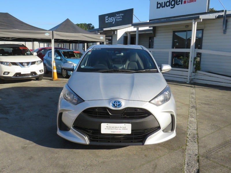 2022 Toyota Yaris Hybrid Push Button Safety, photo 2