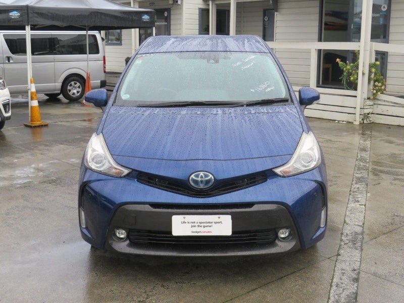 2015 Toyota Prius Alpha G, photo 2