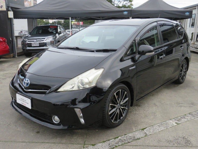 2014 Toyota Prius Alpha Black Tune ALLOYS, photo 3