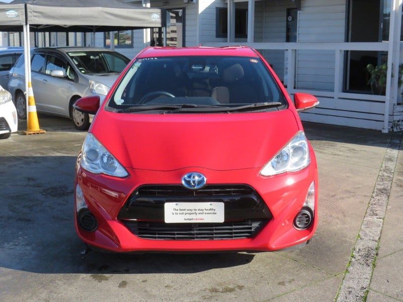 2016 Toyota Aqua Push Button Start, photo 2
