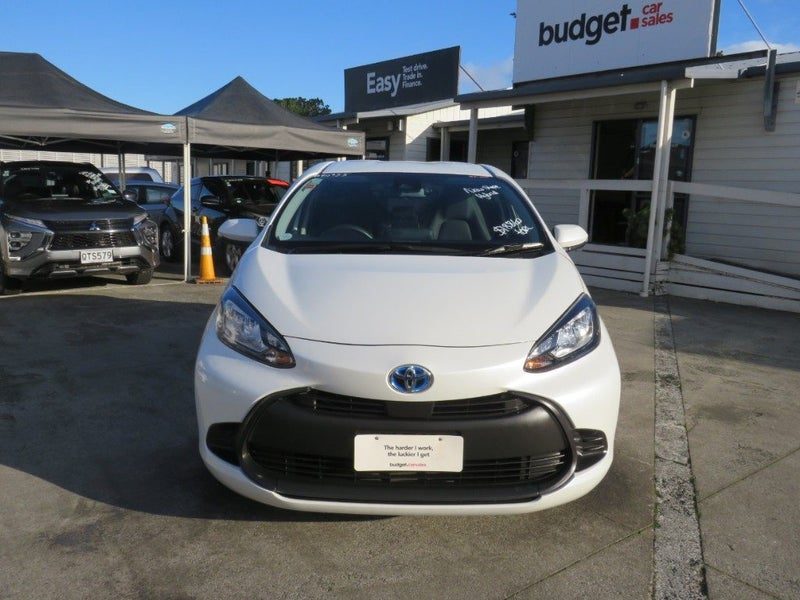 2021 Toyota Aqua X NEW SHAPE, photo 2