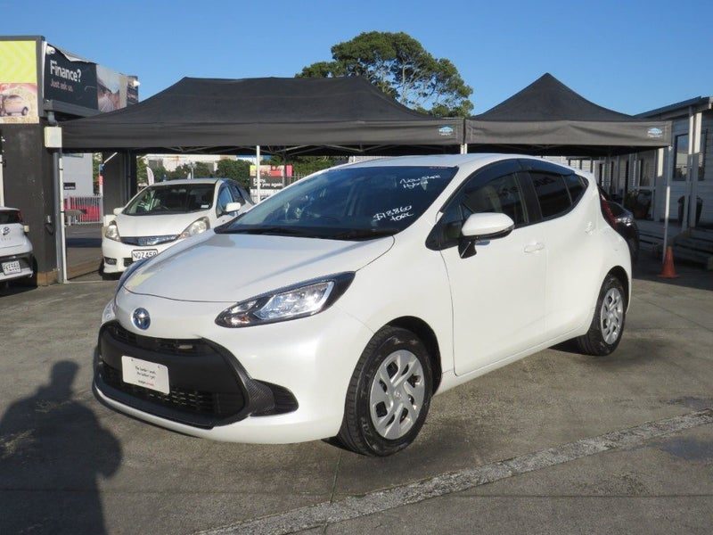 2021 Toyota Aqua X NEW SHAPE, photo 3