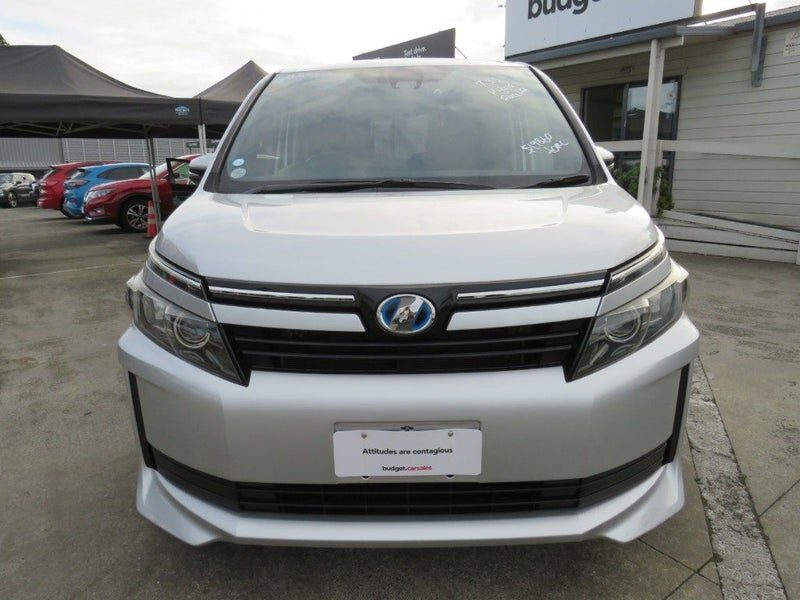 2016 Toyota Voxy Hybrid, photo 2