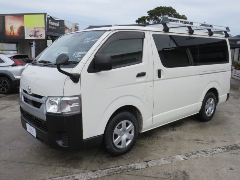 2020 Toyota Hiace DIESEL, photo 3