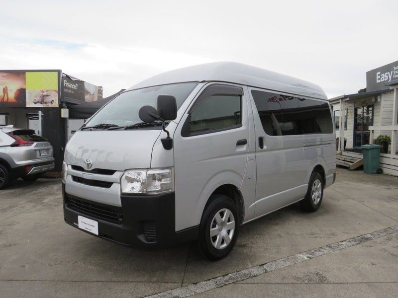 2018 Toyota Hiace DIESEL HIGHROOF, photo 3