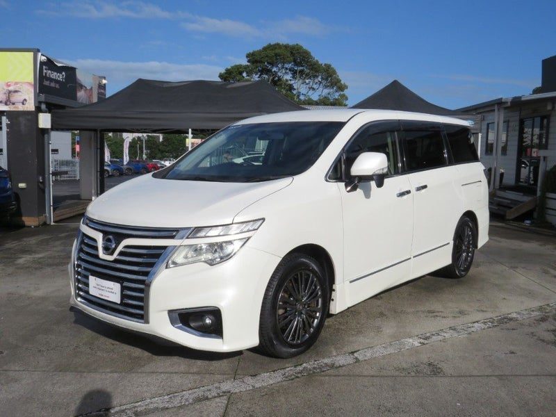 2016 Nissan Elgrand 250 Highway Star S, photo 3