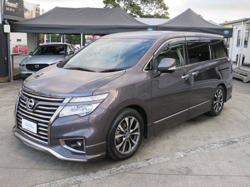2015 Nissan Elgrand 250 Highway Star, photo 3