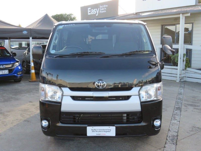 2020 Toyota Hiace 4WD Diesel, photo 2