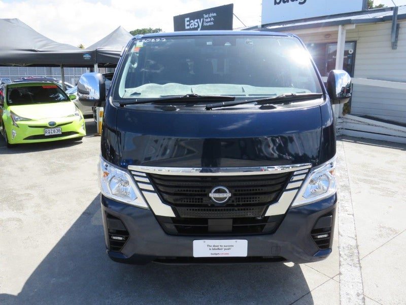 2022 Nissan NV350 10 Seater, photo 2