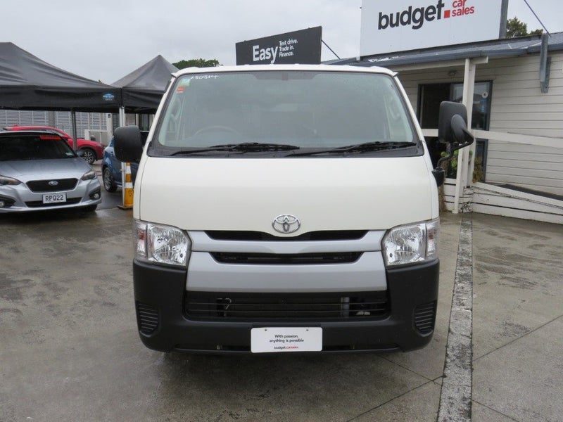2019 Toyota Hiace 4WD 9Seater Diesel RevCam, photo 2