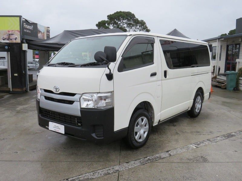 2019 Toyota Hiace 4WD 9Seater Diesel RevCam, photo 3