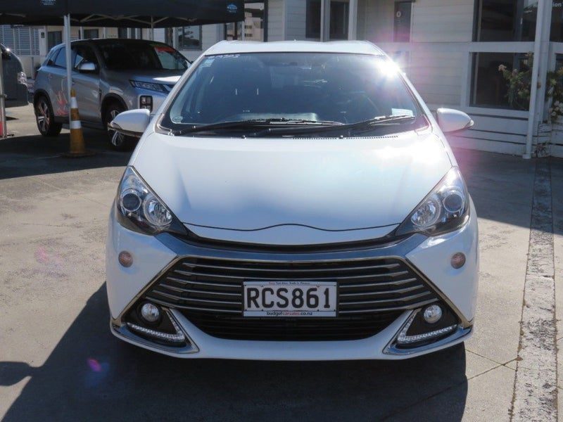 2014 Toyota Aqua GG's Top Spec Leather, photo 2