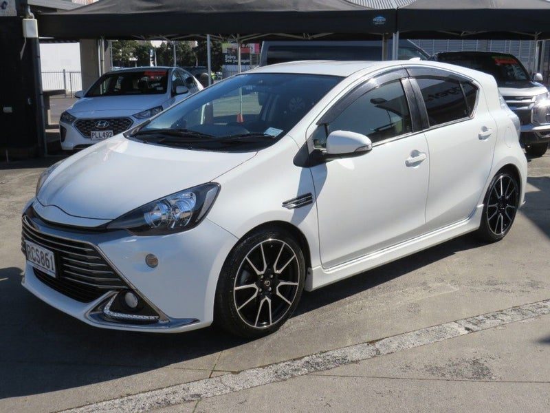 2014 Toyota Aqua GG's Top Spec Leather, photo 3