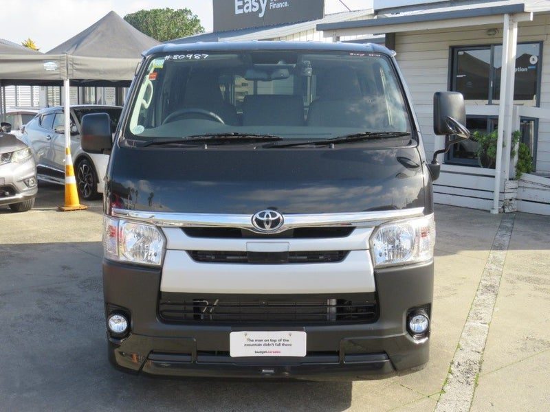 2019 Toyota Hiace Diesel 9 Seater RevCam, photo 2