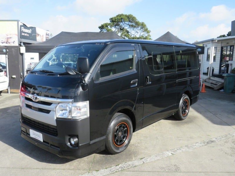 2019 Toyota Hiace Diesel 9 Seater RevCam, photo 3