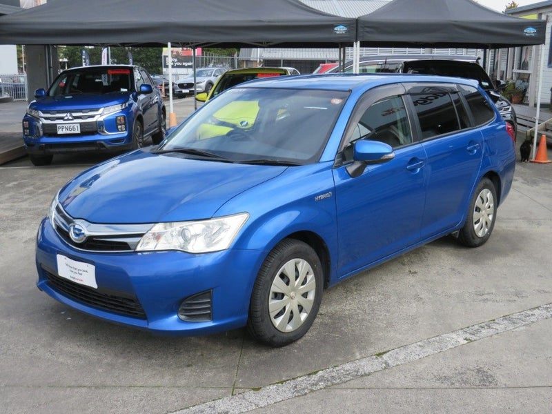 2014 Toyota Corolla Fielder, photo 3