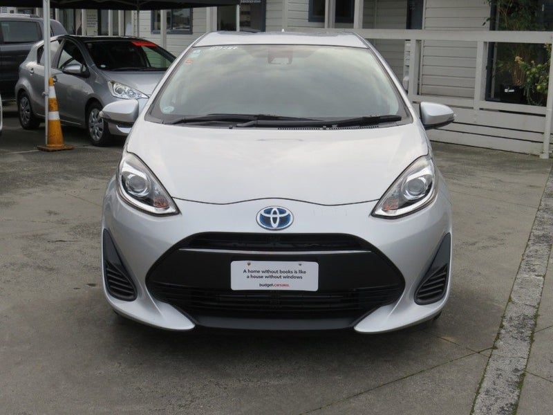 2017 Toyota Aqua S Gen 3 RevCam, photo 2