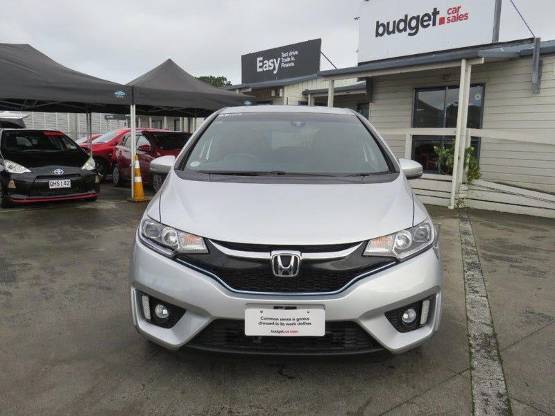 2015 Honda Fit Hybrid S PACK Low KM's, photo 2