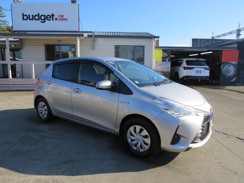 2017 Toyota Vitz Hybrid