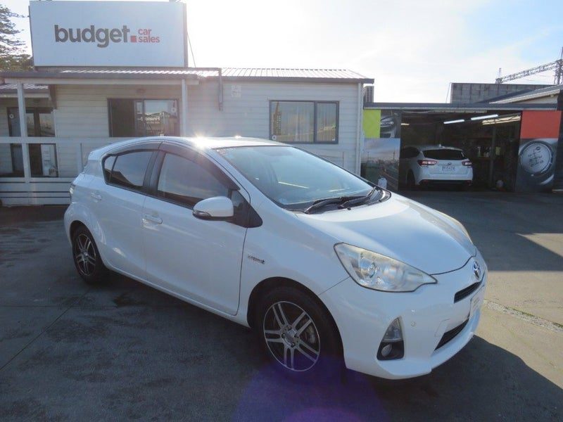 2013 Toyota Aqua LOW KM's