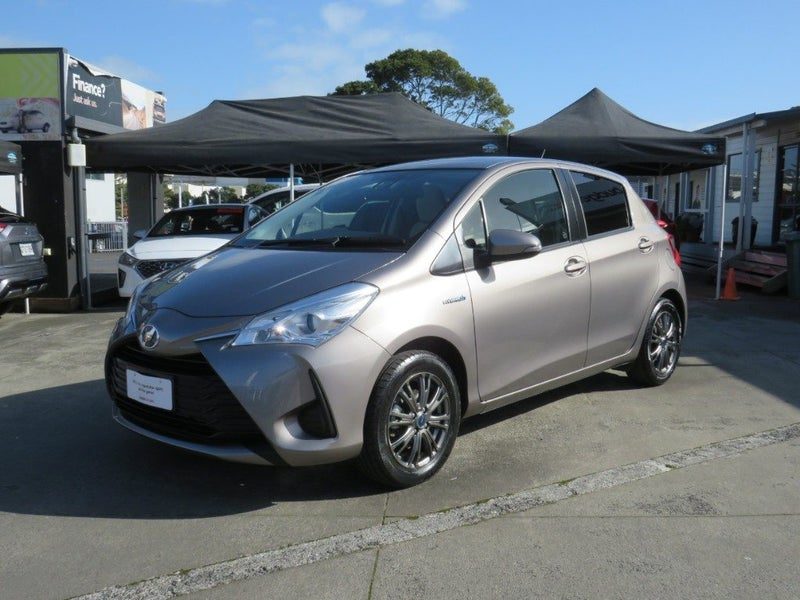 2017 Toyota Vitz Hybrid TSS Safety, photo 3