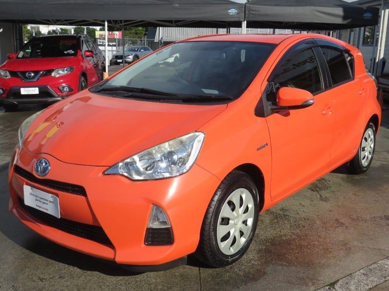 2014 Toyota Aqua S Spec Push Button start, photo 3