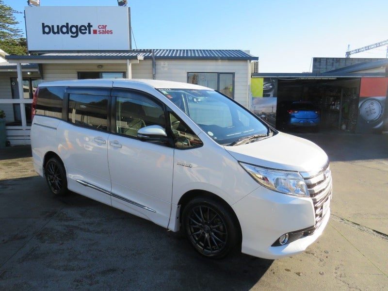 2015 Toyota Noah Hybrid G