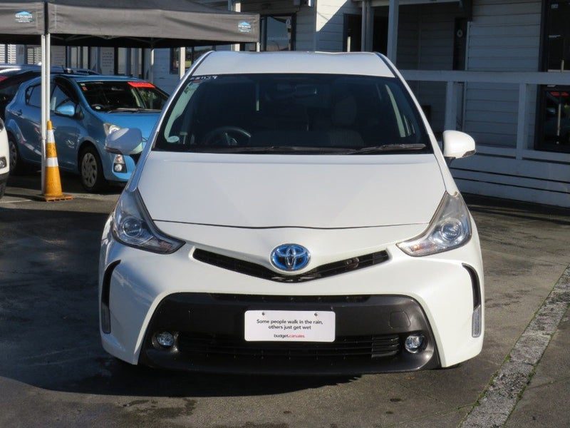2015 Toyota Prius Alpha Hybrid 5 Seater, photo 2