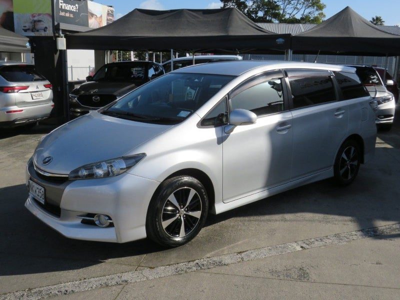 2014 Toyota Wish 7 Seater RevCam Alloys, photo 3