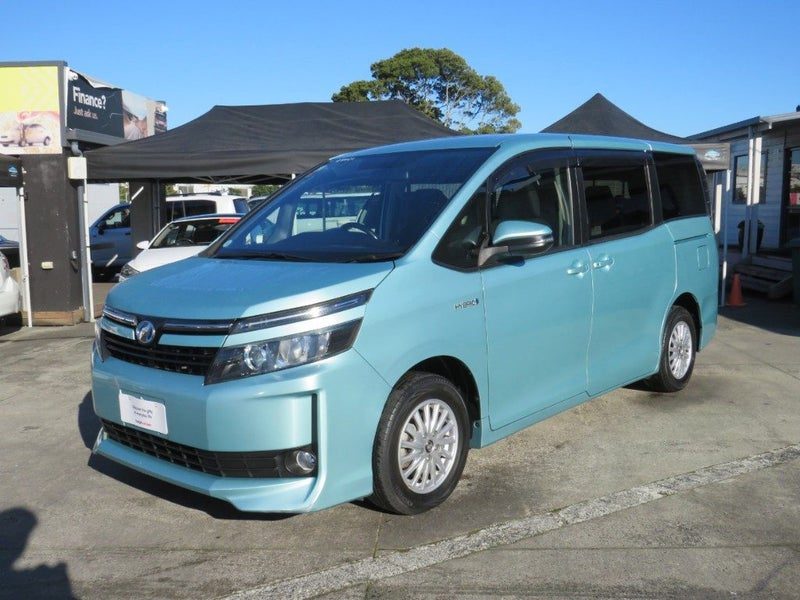 2014 Toyota Voxy Hybrid 7 Seat RevCam, photo 3