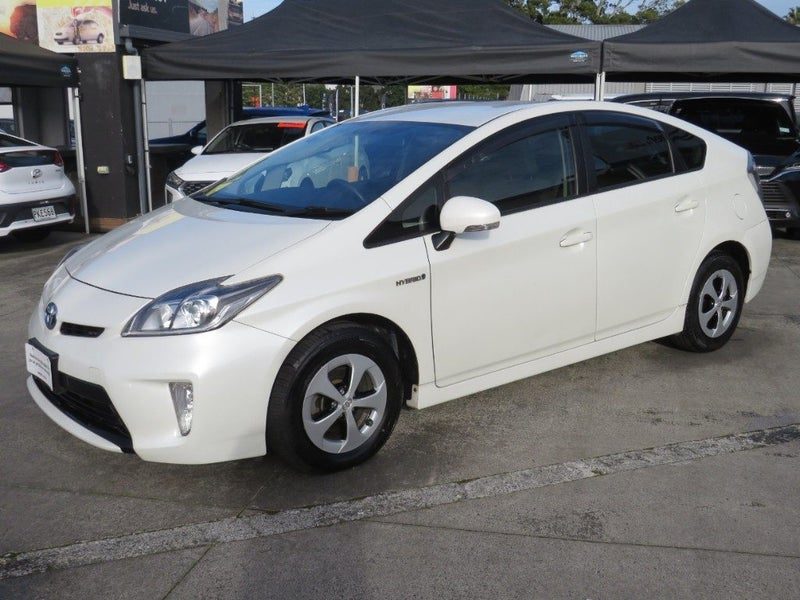 2014 Toyota Prius Push Button Alloys, photo 3