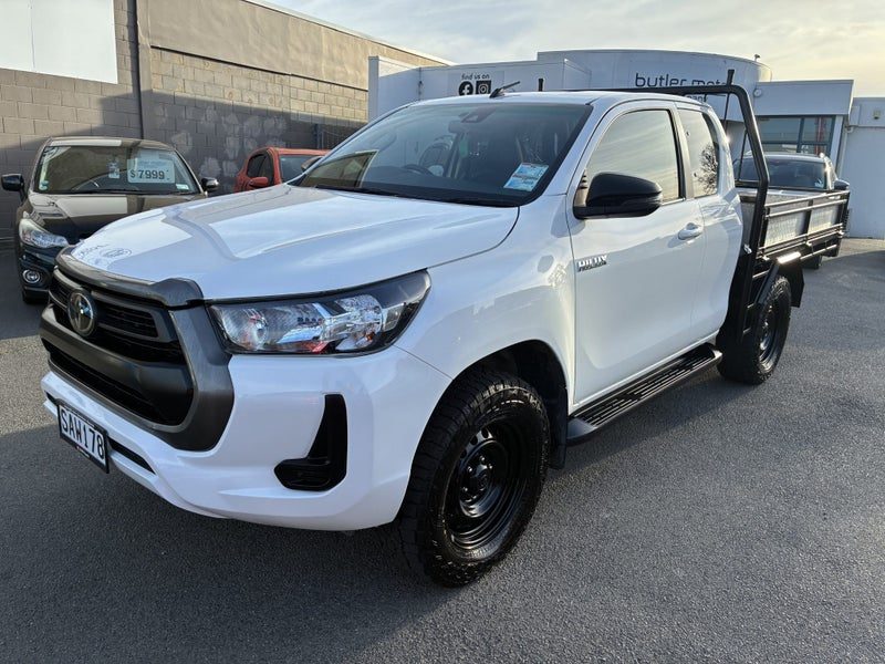 2024 Toyota Hilux Sr Td Ec rear diff lock