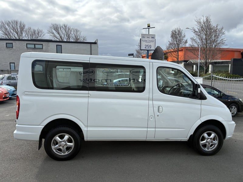 2015 LDV V80 11 Seat Man, photo 3