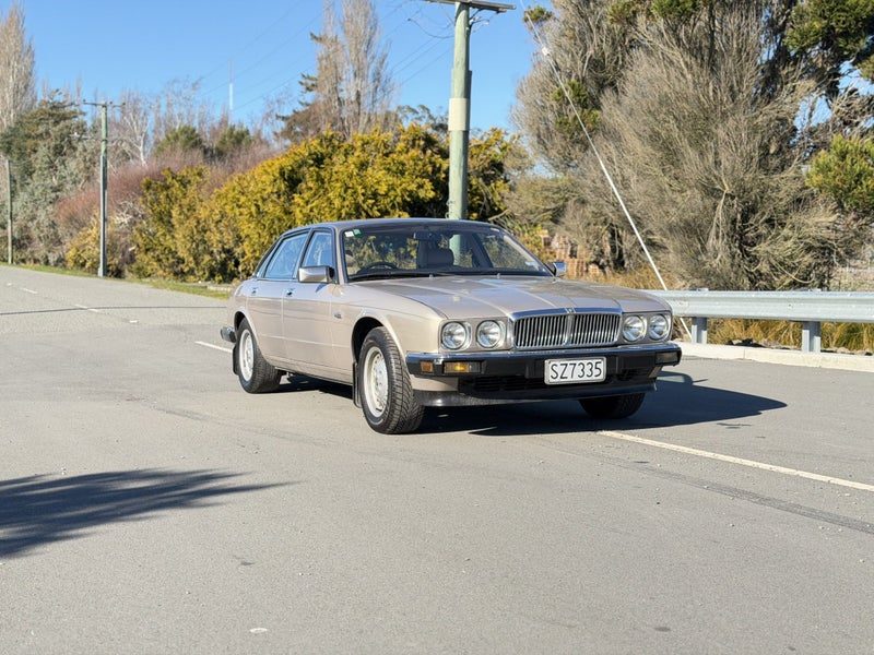 1988 Jaguar XJ40, photo 3