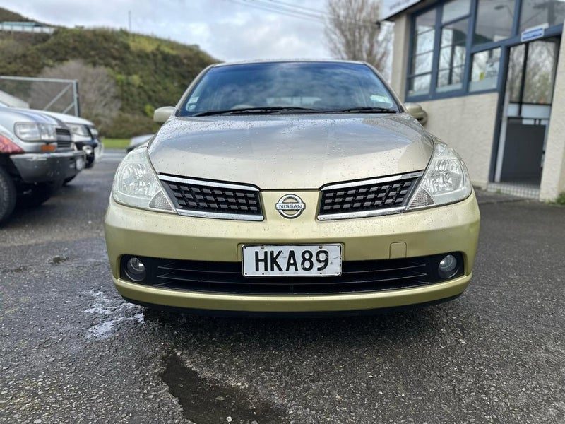 2004 Nissan Tiida, photo 2