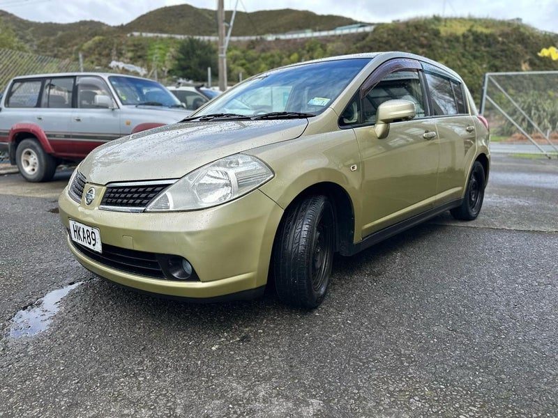 2004 Nissan Tiida, photo 3