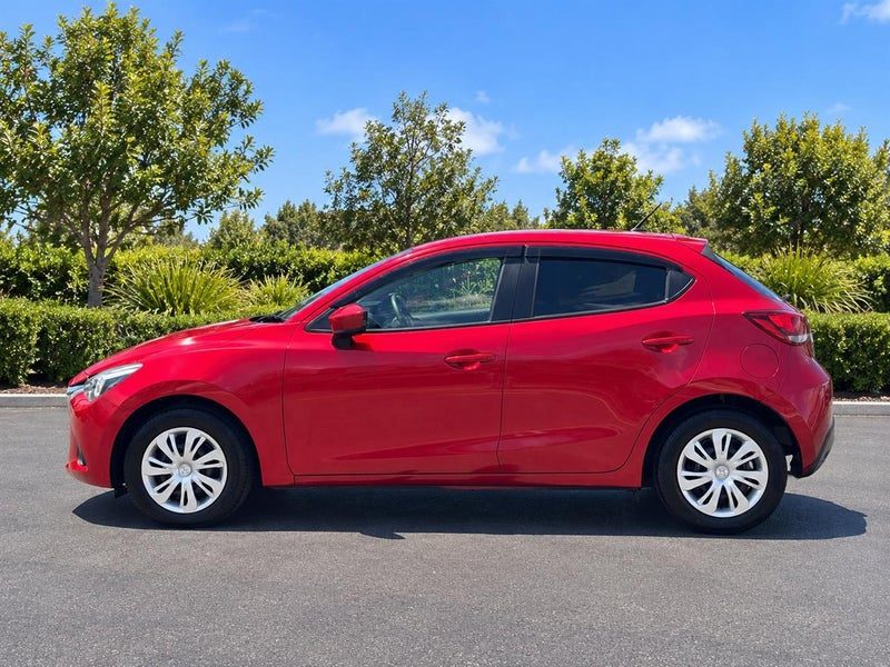 2015 Mazda Demio 13S Skyactiv Auto, photo 3