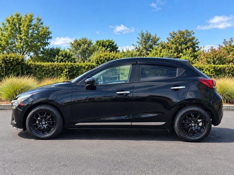 2016 Mazda Demio 13S Skyactiv Auto, photo 3