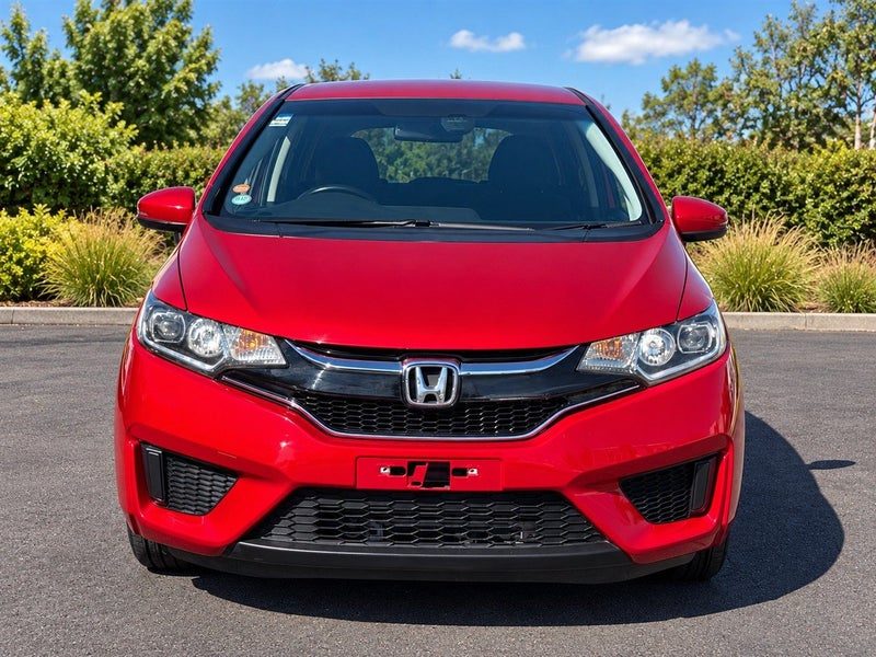 2016 Honda Fit Hybrid F Comfort Edition, photo 2